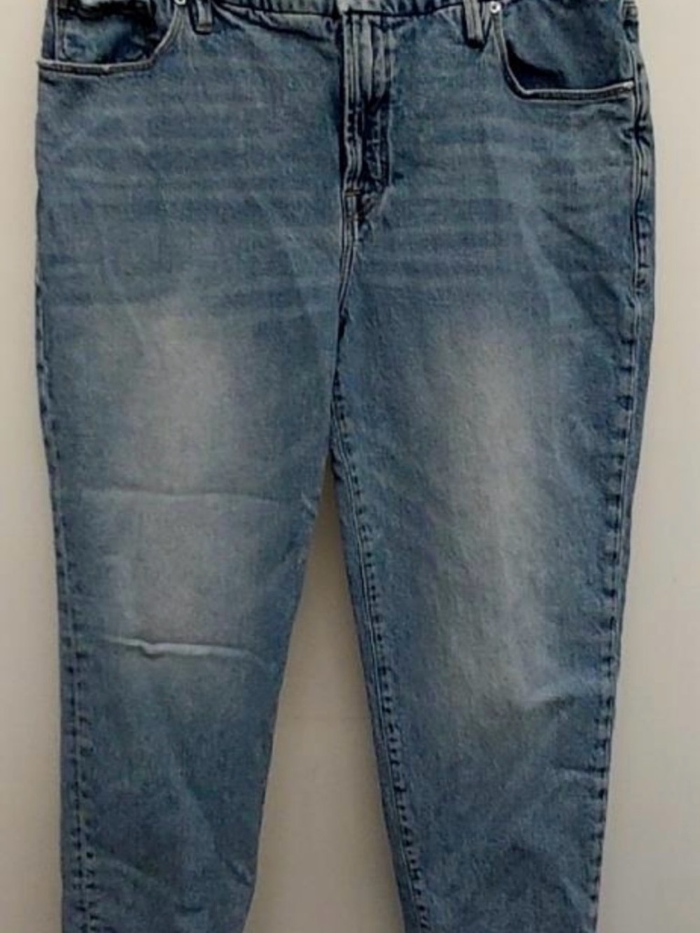 Women’s ankle cropped good American jeans